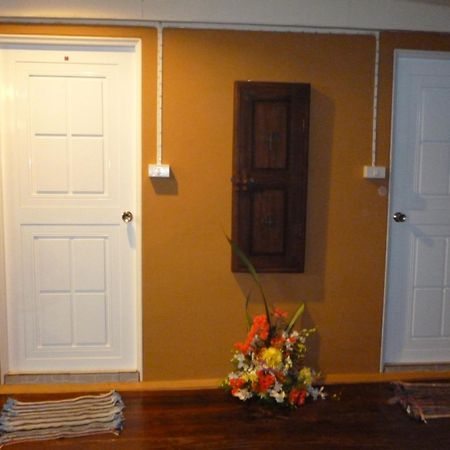 Baan Are Gong Riverside Homestay Ayutthaya Eksteriør bilde